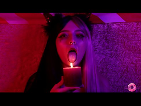 ❤️ Μια παθιασμένη πίπα από ένα σέξι Succubus με ένα σπέρμα στο στόμα της. Πόρνο ❤